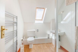 Shower - Byne Brook Cottage, Strefford (Craven Arms)