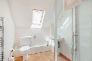 Shower - Byne Brook Cottage, Strefford (Craven Arms)