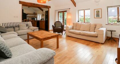 Mistletoe Cottage, Usk