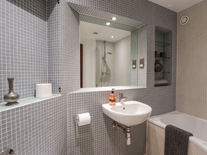 Shower - The Orangery: Cozy Retreat (Turriff)