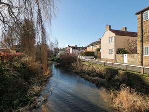 Property grounds - The Ducklings Nest, Stokesley (Middlesbrough)