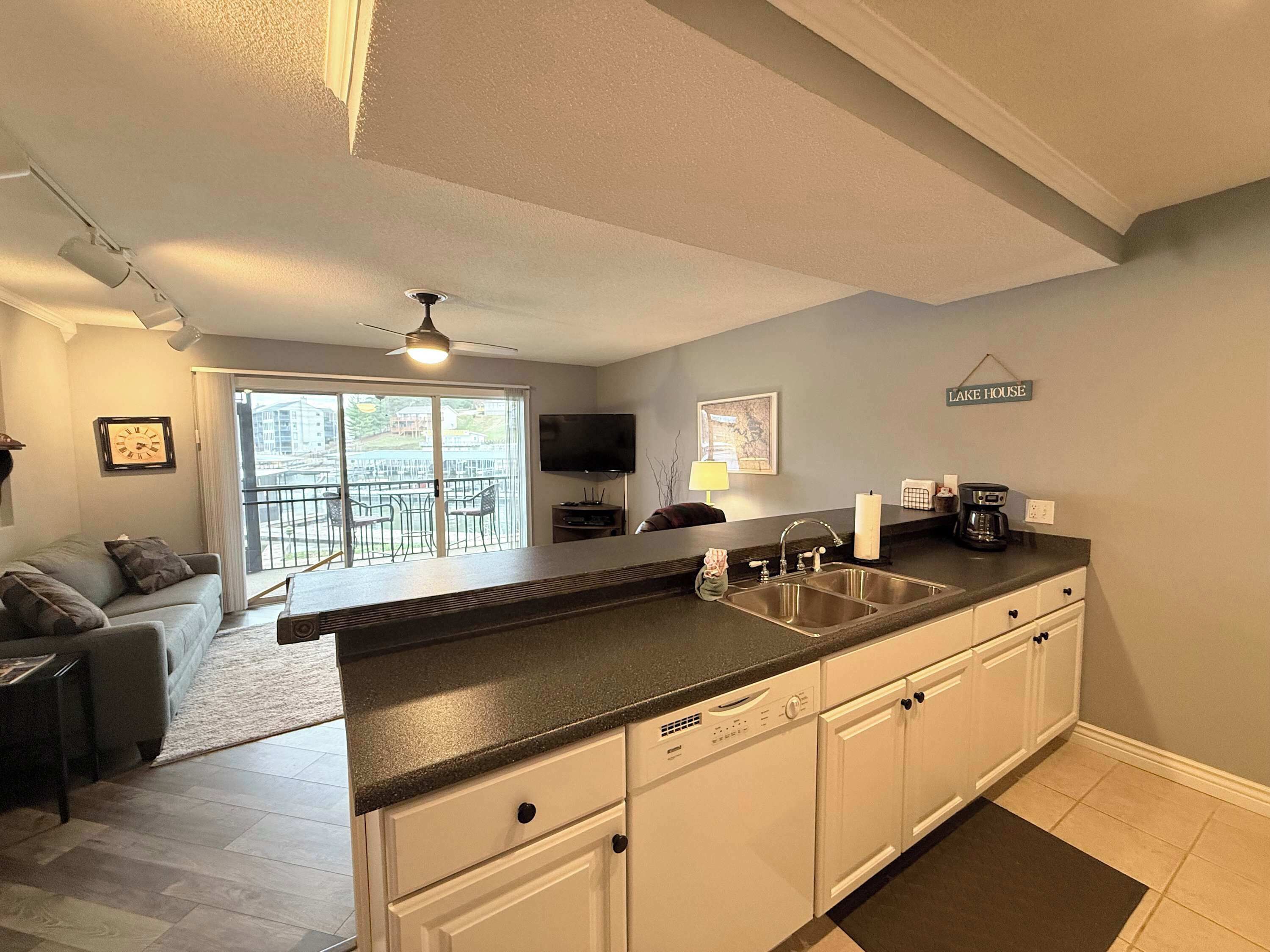 Condo, 1 Queen Bed with Sofa bed, Balcony (Harbor Hideout) | Interior