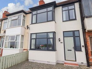 Exterior - Sea View House, Hornsea (Hornsea)