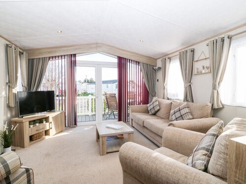 Snape Lodge: A Cozy Retreat in Towyn