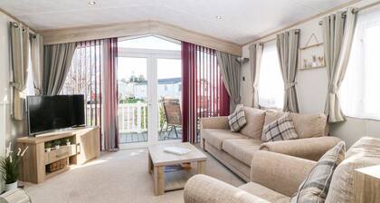 Snape Lodge: A Cozy Retreat in Towyn