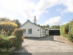 Exterior - Glan Dwr, Red Wharf Bay (Pentraeth)