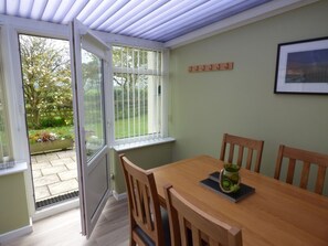Dining - Hafod Cottage, Cemaes Bay (Cemaes Bay)