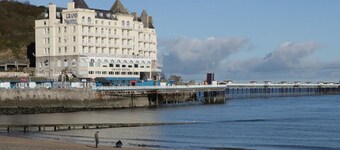 DownTown - Manhattan House, Llandudno