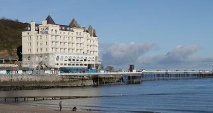 DownTown - Manhattan House, Llandudno