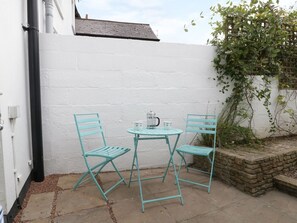Outdoor dining - Charming No 9 in Watchet Town (Watchet)