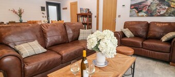 Stables Lodge, Wingerworth