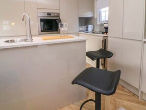 Private kitchen - Charming Lodge Retreat in Talacre (Holywell)