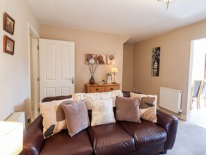 Living area - Anstis Cottage in Whitby, 3bed (Whitby)