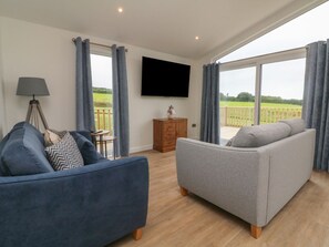 Living area - Cove Lodge, Ilfracombe, Devon. (Ilfracombe)