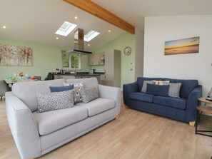 Living area - Cove Lodge, Ilfracombe, Devon. (Ilfracombe)