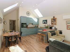 Living area - The Barn, Lower Lodge, Cupar, Fife (Cupar)