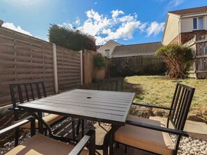 Outdoor dining - Pebble Rock, Harrogate (Harrogate)