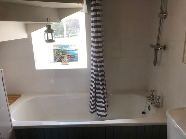 Shower - Charming Half of 6 in Gedintailor (Portree)