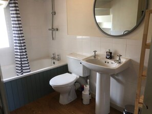 Shower - Charming Half of 6 in Gedintailor (Portree)
