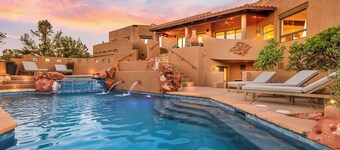 Astra Sedona: NEW Luxury Home with Pool, Spa, Golf, Games & Stargazing Dome