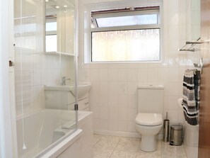 Shower - SENGADOR: Dog-Friendly Retreat (Christchurch)