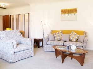 Living area - SENGADOR: Dog-Friendly Retreat (Christchurch)