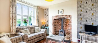 2 Siluria Cottage: Family Haven