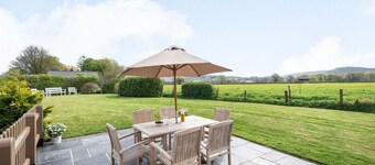 2 Siluria Cottage: Family Haven