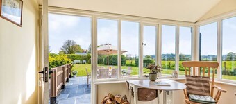 2 Siluria Cottage: Family Haven