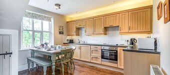 2 Siluria Cottage: Family Haven