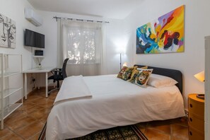 Iron/ironing board - GuestHost - Cozy and comfortable 80 square meters apartment, perfect for six people, located on the first floor of a period building (NO elevator).The property is ideally located for visiting the center of Palermo and is just 140 meters from the Teatro M (Palermo)