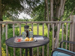 Outdoor dining - Spindlewood Cottage, Hawkhurst (Cranbrook)