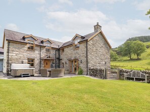 Exterior - Charming Ty Gwyn Cottage Retreat in Llangwm (Corwen)