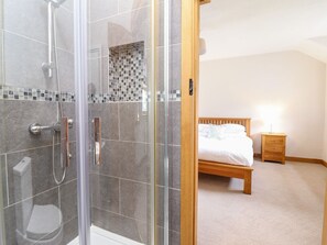 Shower - Charming Ty Gwyn Cottage Retreat in Llangwm (Corwen)