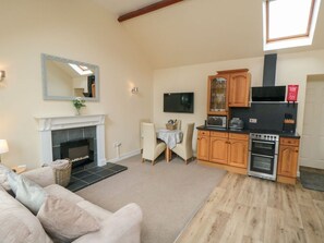 Living area - Midsummer Cottage, Thornton Dale (Malton)