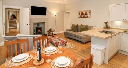 2 Bed Cottage, Haddington, East Lothian.