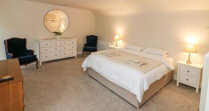 2 Bed Cottage, Haddington, East Lothian.