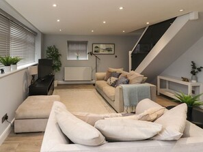 Living area - Charming Bungalow at 46 Church St (Chorley)