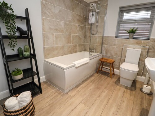 Charming Bungalow at 46 Church St