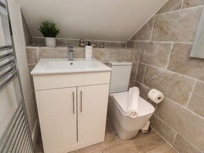 Shower - Charming Bungalow at 46 Church St (Chorley)