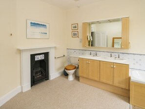 Shower - Dinham Court, Ludlow (Ludlow)