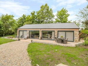 Outdoor dining - COAL DROPS, pet-friendly, parking, near Alnwick (Alnwick)