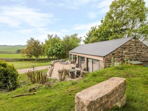 Outdoor dining - COAL DROPS, pet-friendly, parking, near Alnwick (Alnwick)