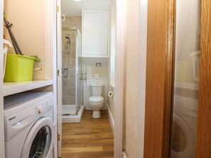 Shower - Ty Mawr, Llanddaniel Fab (Gaerwen)
