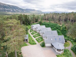 Exterior - Golden Eagle Lodge, Aviemore (Kingussie)