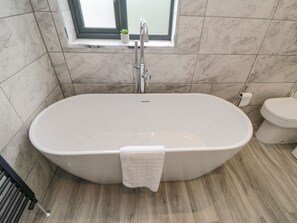Shower - Riverside House Scarborough (Scarborough)