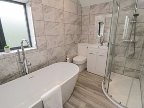Shower - Riverside House Scarborough (Scarborough)