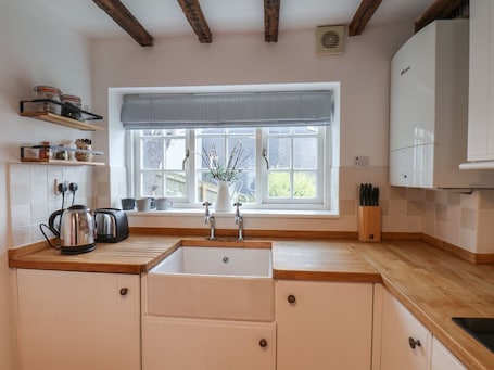 Private kitchen. 9 Salt Pan Well Steps, Whitby.