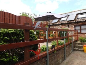 Property grounds - Eric House: A Cozy Getaway in Muston (Filey)