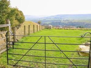 Property grounds - Black House Cottage, Ripponden (Sowerby Bridge)